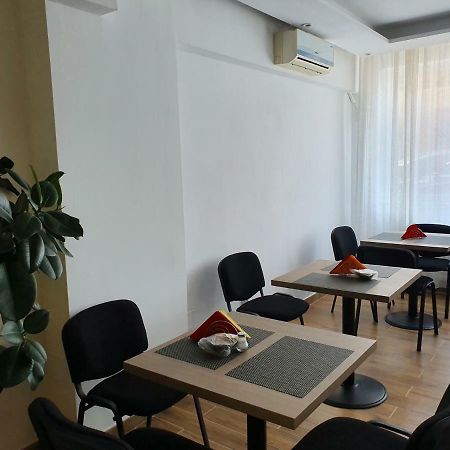 Tranzitrooms Bucarest Exterior foto